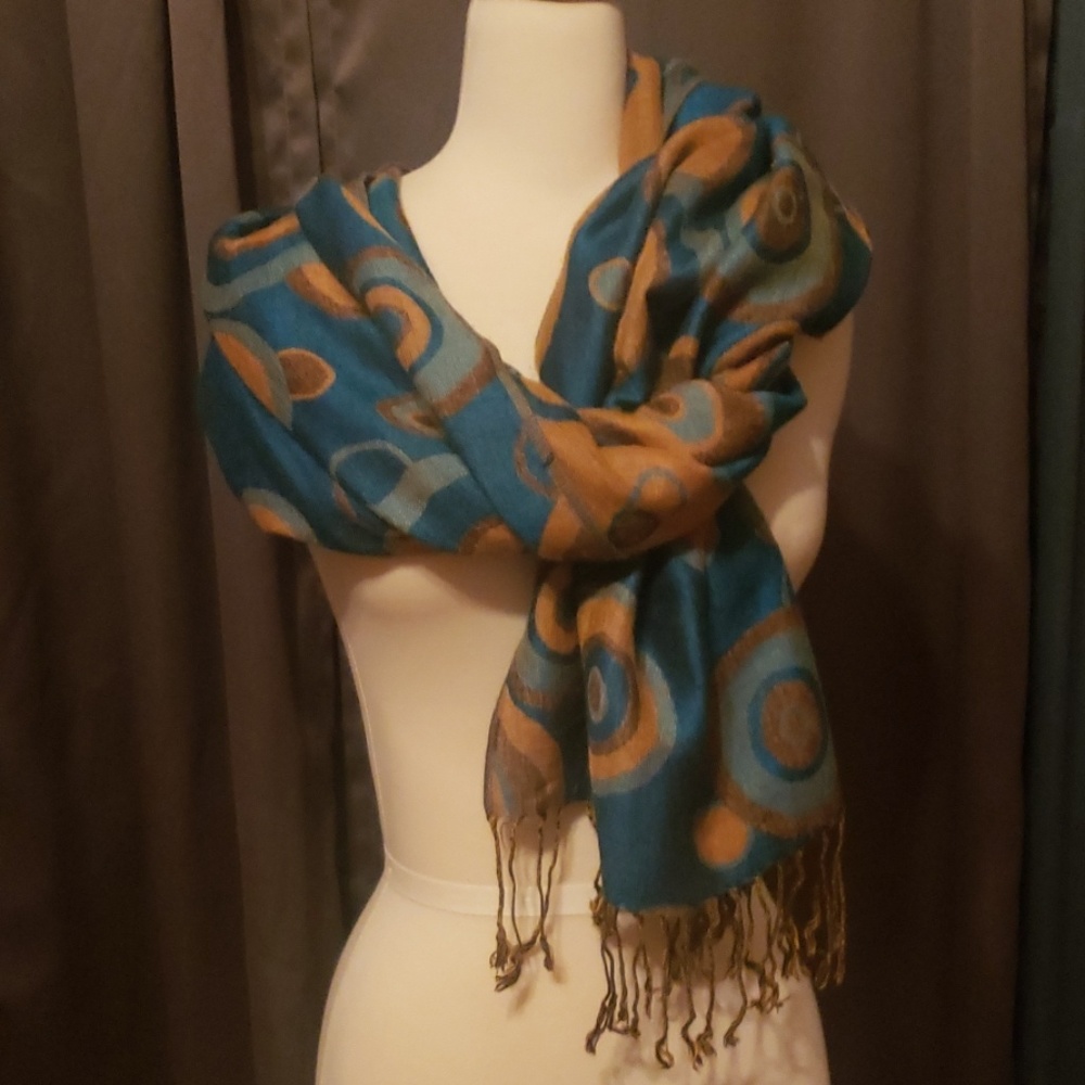 UNBELIEVABLE Pashmina Style Scarf